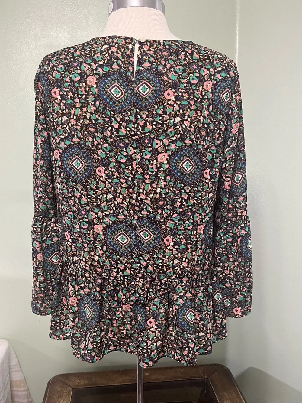 J. Crew Women’s Blue Green Floral Peplum Bell-Sleeve Blouse Size Medium